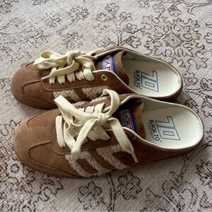 Never Worn Back 70 Easter Mule Sneakers